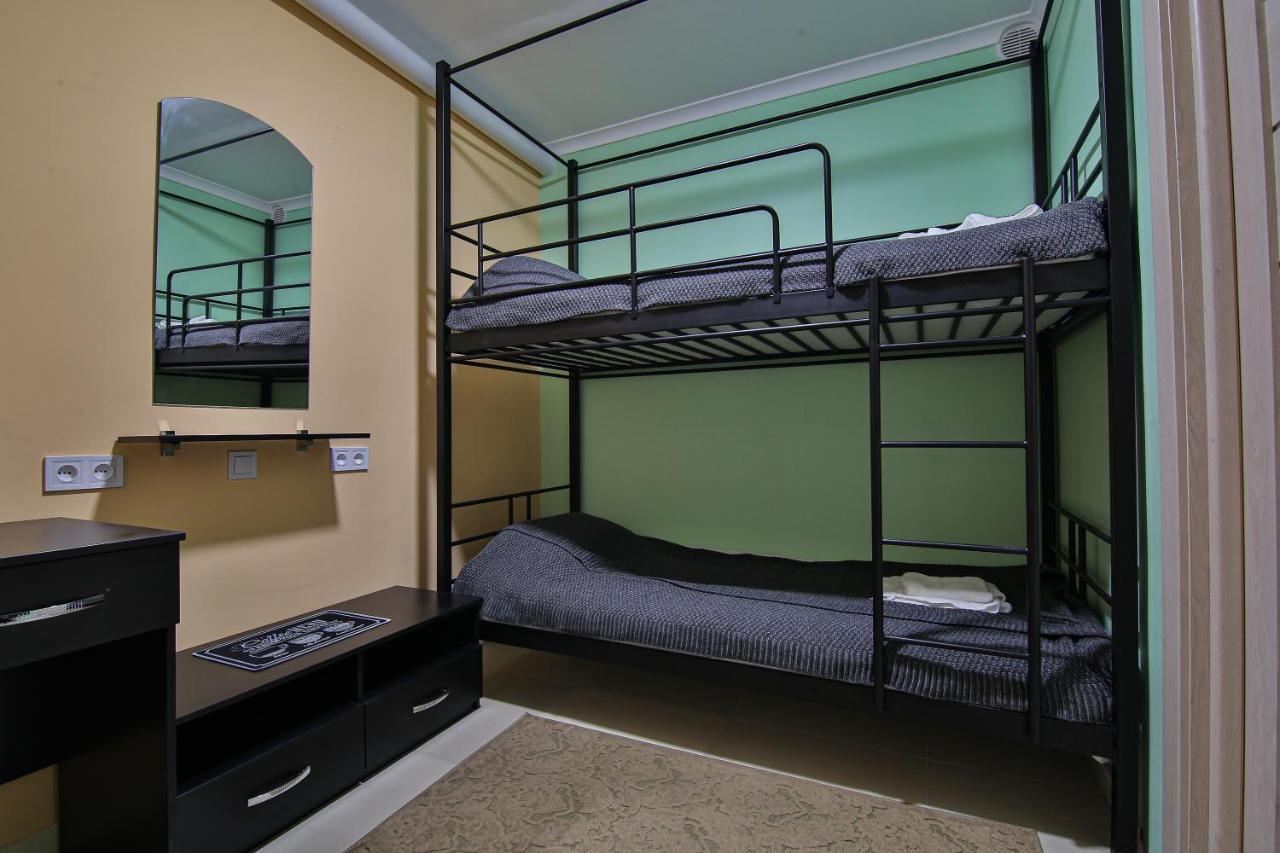 Battle Mile Hostel Черкассы Экстерьер фото