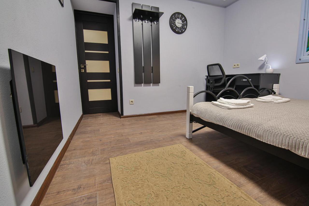 Battle Mile Hostel Черкассы Экстерьер фото