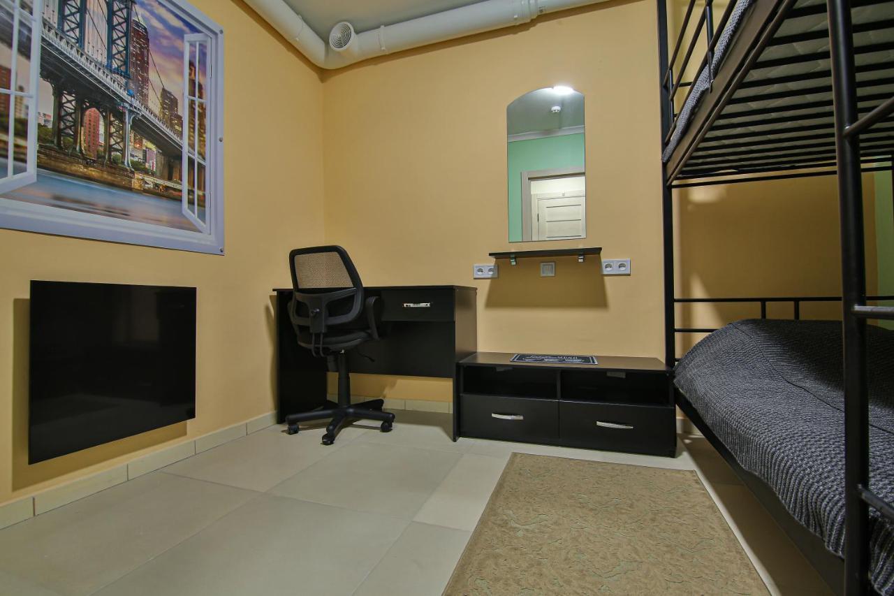 Battle Mile Hostel Черкассы Экстерьер фото